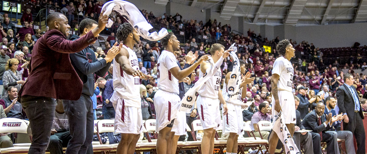 Mens basketball at Banterra Center